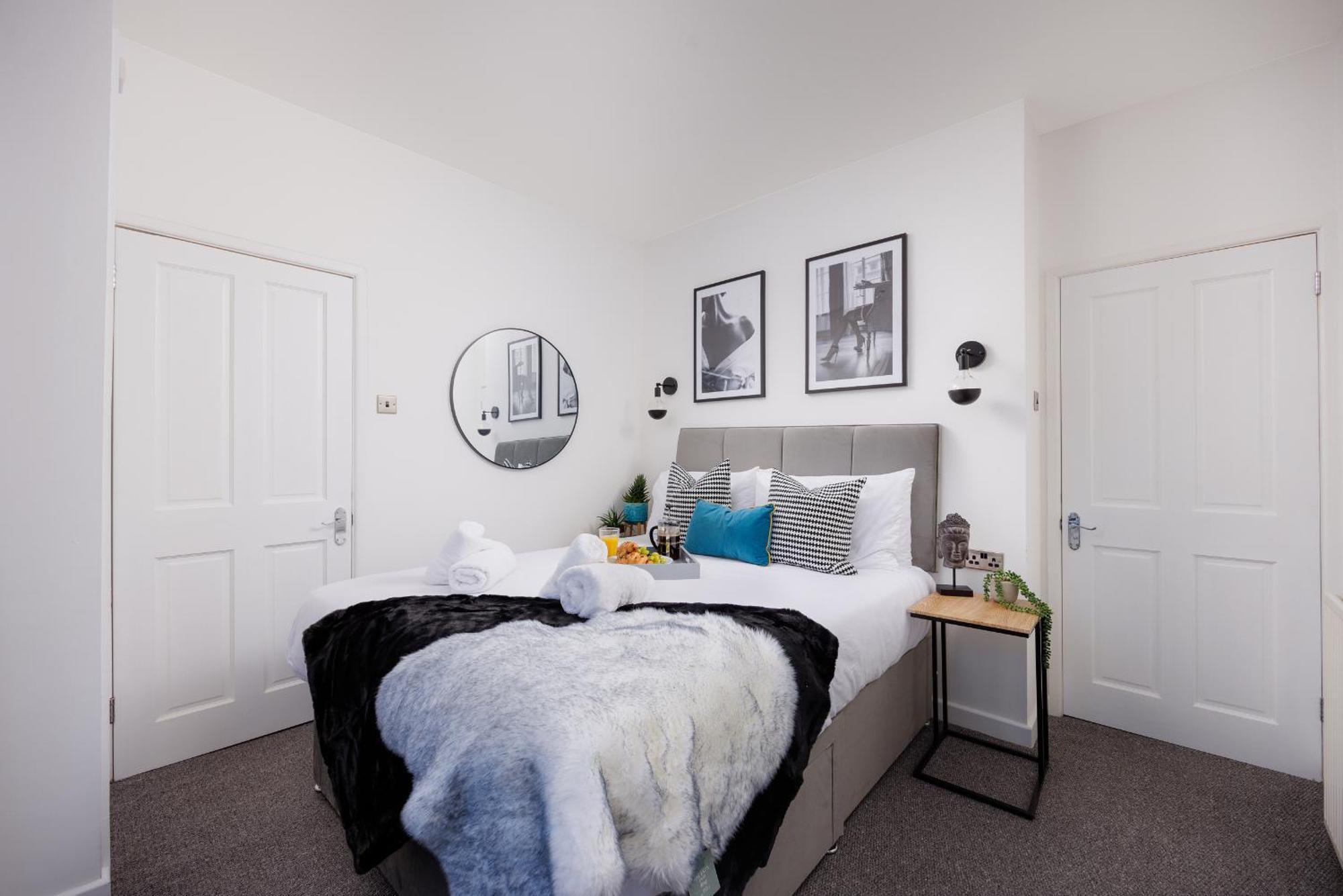 Boujis Central Plymouth Apartment - Sleeps 4 - Habita Property Esterno foto